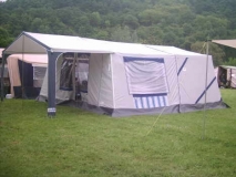 Camptourist CT9 - Mit Vorzelt und Sonnensegel