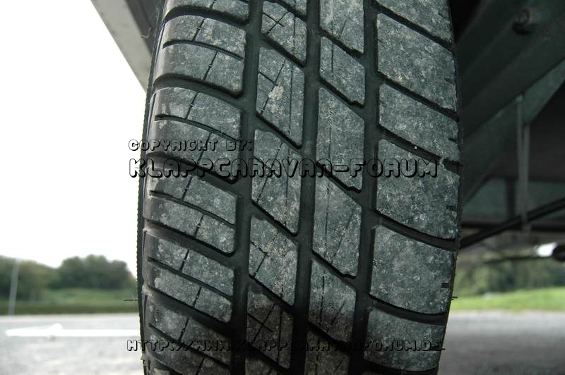 SK-Falter - Reifenprofil - 8800 km - links