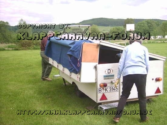 Aufbau Casita - Deckel anheben und links die Küchenseite ausklappen