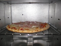 Coleman Campstove Oven - Pizza im Ofen 2